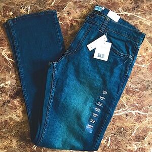 Blue Straight Leg Jeans with Classic Style
